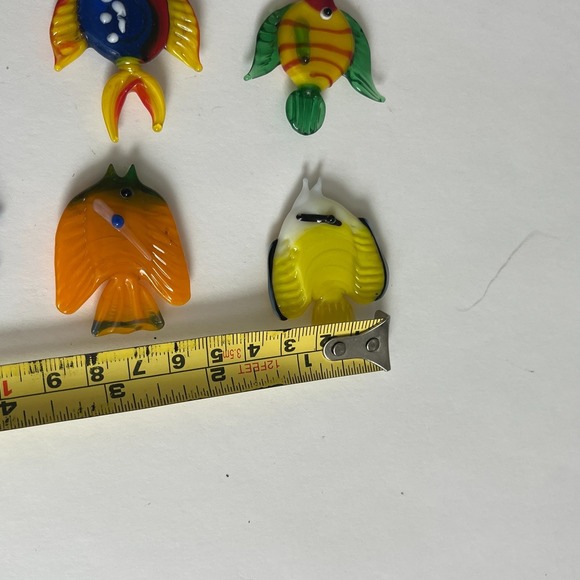 Vintage Set of 5 Blown Glass Tropical Fish Magnets Colorful Art Glass Nautical - Picture 10 of 11